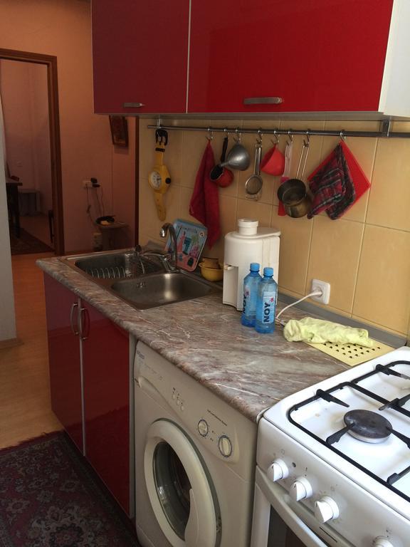Apartment On Hanrapetutyan Street Jereván Kültér fotó