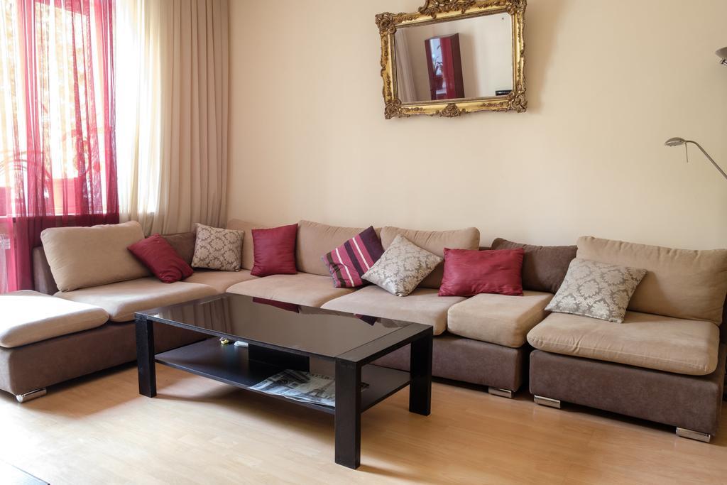 Apartment On Hanrapetutyan Street Jereván Kültér fotó